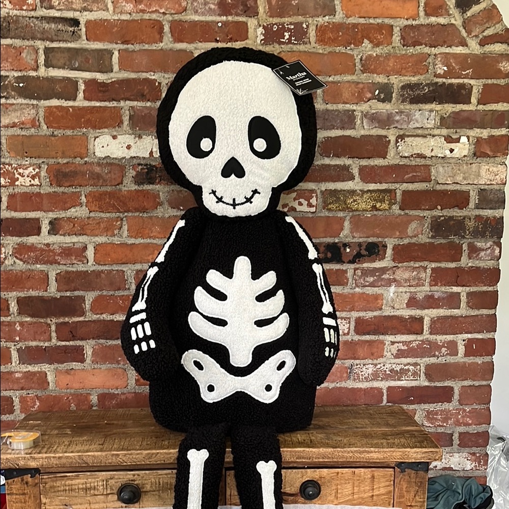 Martha Stewart Black and White skeleton, Seasonal Decor so much fun 4 Halloween
